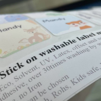 Material de etiqueta de roupa lavável para aplicação direta em tecido 